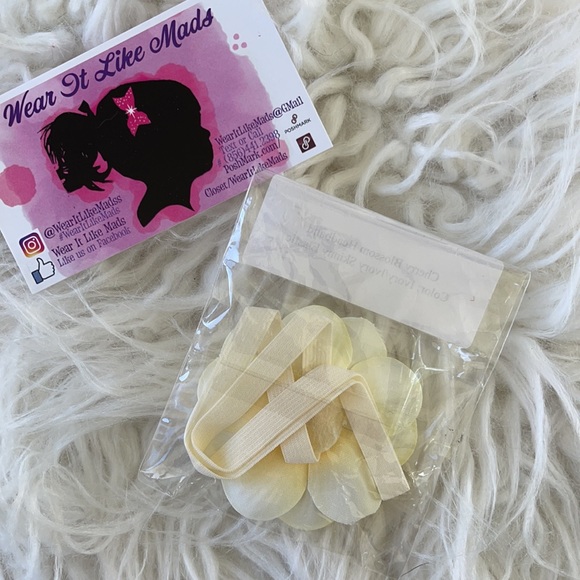 🏷️ Boutique Wear It Like Mads Handmade Elegant Detailed Headband Cream Flower - Picture 2 of 2